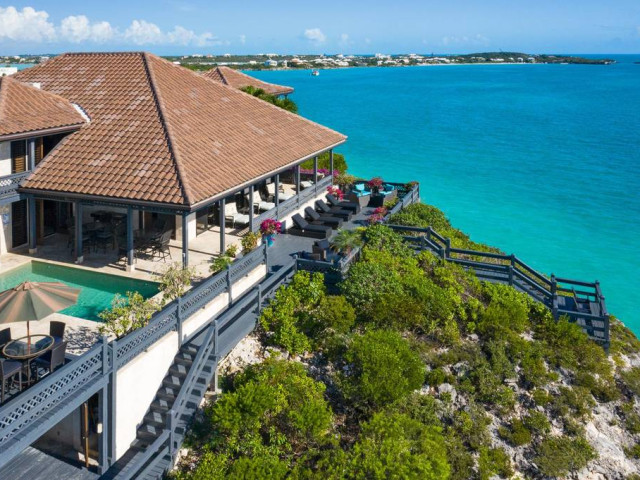 Incredible 6 Bedroom Luxury Oceanview Villa with Private Beach Access for Sale in Sapodilla Bay, Turks & Caicos