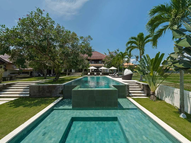 Magnificent 8 Bedroom Beachfront Estate for Sale in Canggu Pererenan, Bali