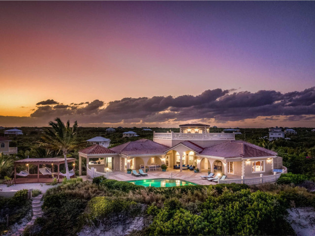 Popular 7 Bedroom Beachfront Rental Villa on Long Beach, Turks & Caicos