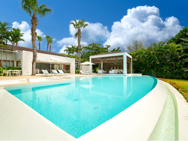 Modern 4 Bedroom Luxury Golf Villa for Sale in La Romana, Dominican Republic