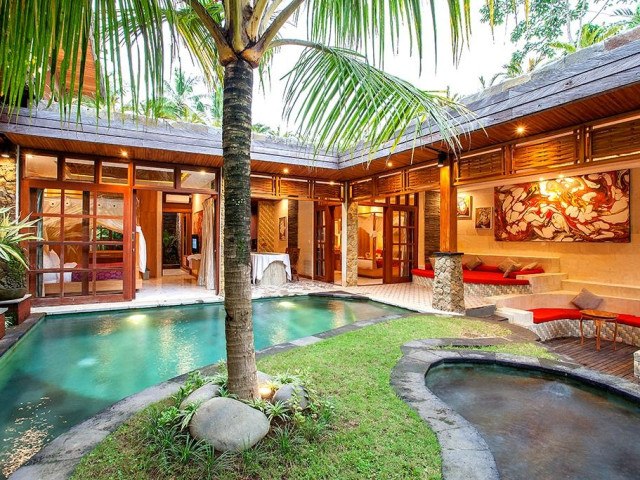 Perfectly Located 4 Villa/8 Bedroom Traditional Boutique Hotel for Sale in North Ubud, Bali
