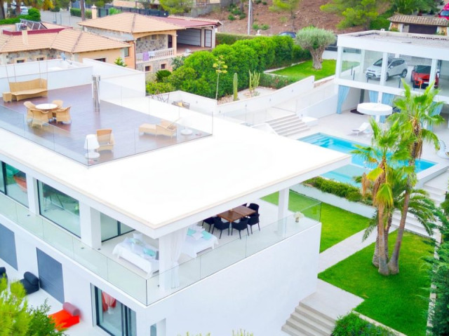 Spectacular 5 Bedroom Designer Villa in Nova Santa Ponsa