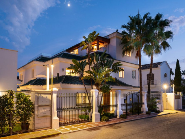 Fantastic 4 Bedroom Villa in Puente Romano