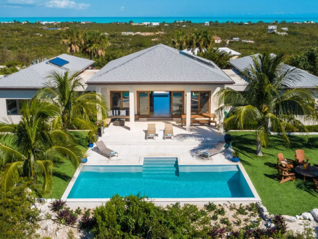 Custom Built 4 Bedroom Oceanview Villa with 360 Degree Panoramic Views for Sale in Turks & Caicos