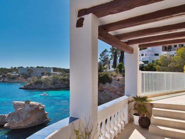 3 Bedroom First Line Apartment in Cala Fornells, Mallorca