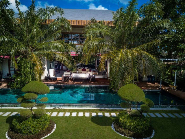 Prestigious 4 Bedroom Luxury Designer Villa for Sale in Umalas, Bali