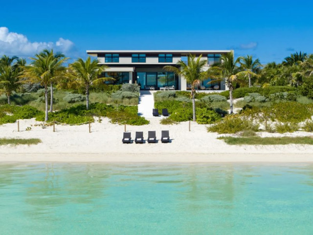 Exquisite 7 Bedroom Luxury Beachfront Home for Sale in Turks & Caicos
