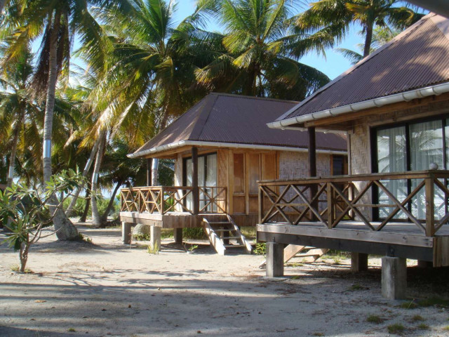 3.36 Hectare Private Boutique Island Retreat with 5 Bungalows in French Polynesia