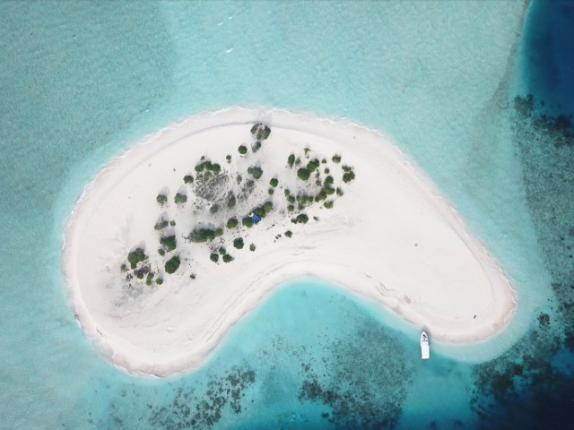 Expansive 80 Hectare Lagoon for Commercial Development for Sale in the Maldives
