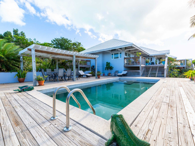 Cozy 4 Bedroom Luxury Hillside Villa in Leeward, Turks & Caicos