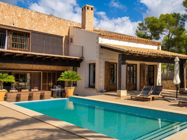 Lovely 4 Bedroom Traditional Mediterranean Style Villa For Sale in Portals Nous, Mallorca