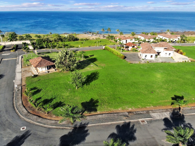 Beautiful 1,211 m² Freehold Seaview Lot for Sale on Costa Pedasi, Panama