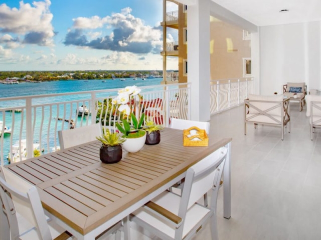 3 Bedroon Luxury Condo on Paradise Island