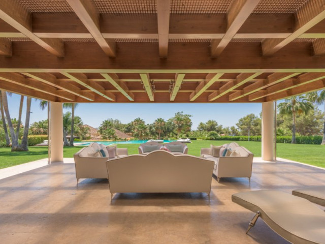 Impressive 9 Bedroom Villa in La Quinta de Sierra Blanca