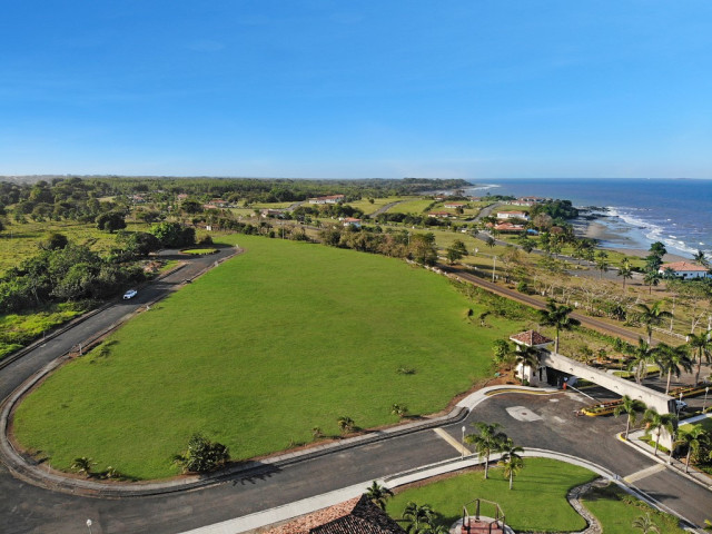 Well Priced 1,800 m² Oceanview Freehold Lot for Sale in Pedasi, Panama