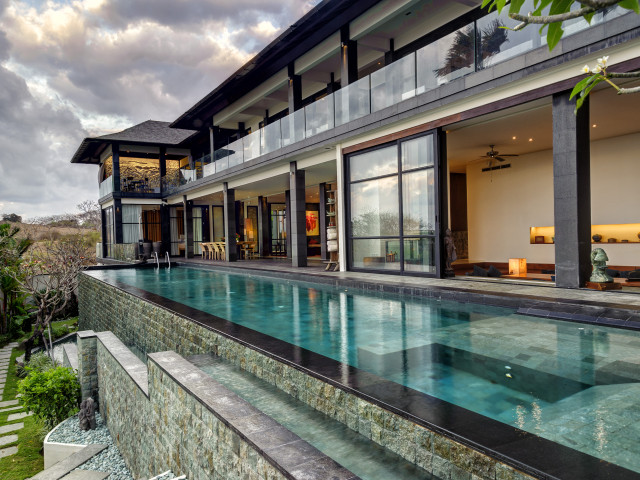 Stunning 7 Bedroom Luxury Villa with 180° Degree Panoramic Ocean Views for Sale in Pandawa, Bali