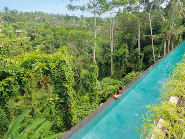 18 Bedroom 4* Star Boutique Hotel & Retreat with Unbelievable Jungle View Infinity Pool for Sale in East Ubud, Bali