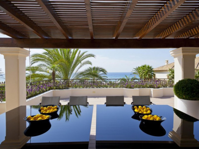 4 Bedroom Luxury Duplex Penthouse in Los Monteros Playa