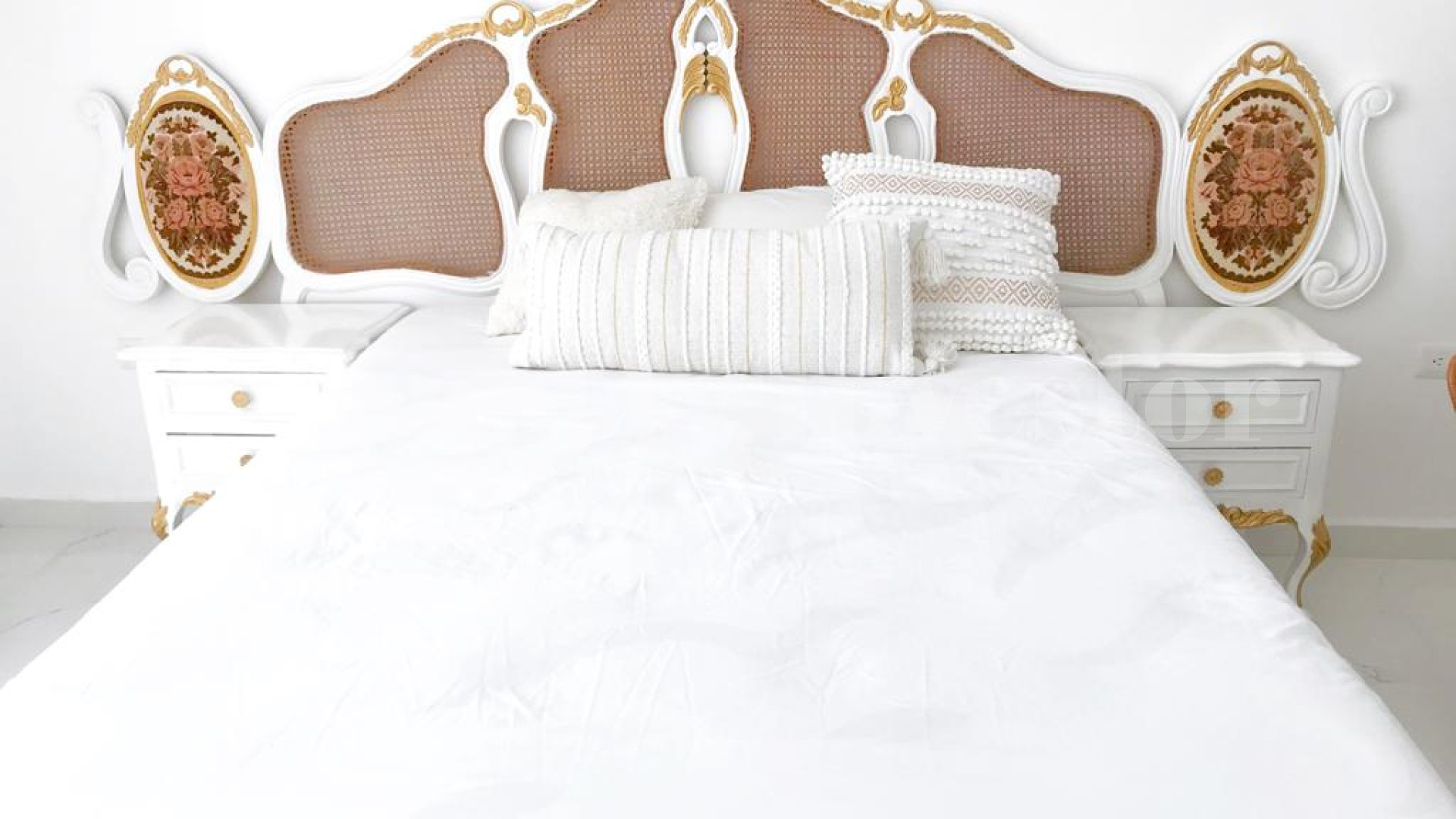 Chic Upgraded 3 Bedroom Colonial Home for Sale in Merida