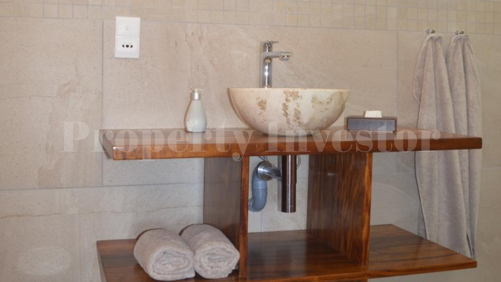 Small 7 Bedroom Boutique Retreat for Sale in Seychelles