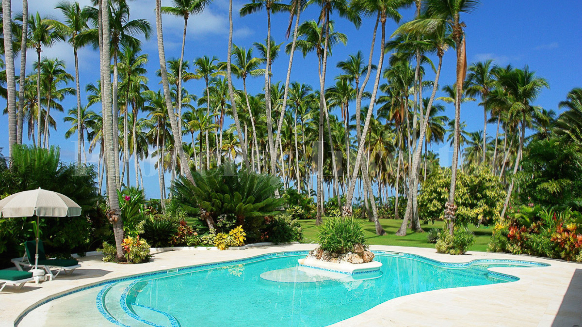 Самая восхитительная и роскошная вилла с 4 спальнями в Лас Терренас