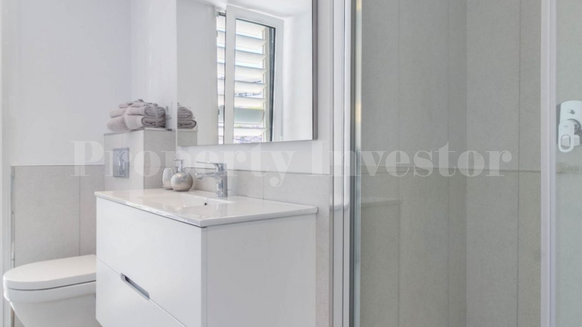 Modern 2 Bedroom Frontline Apartment with Incredible Sea Views in Santa Ponsa