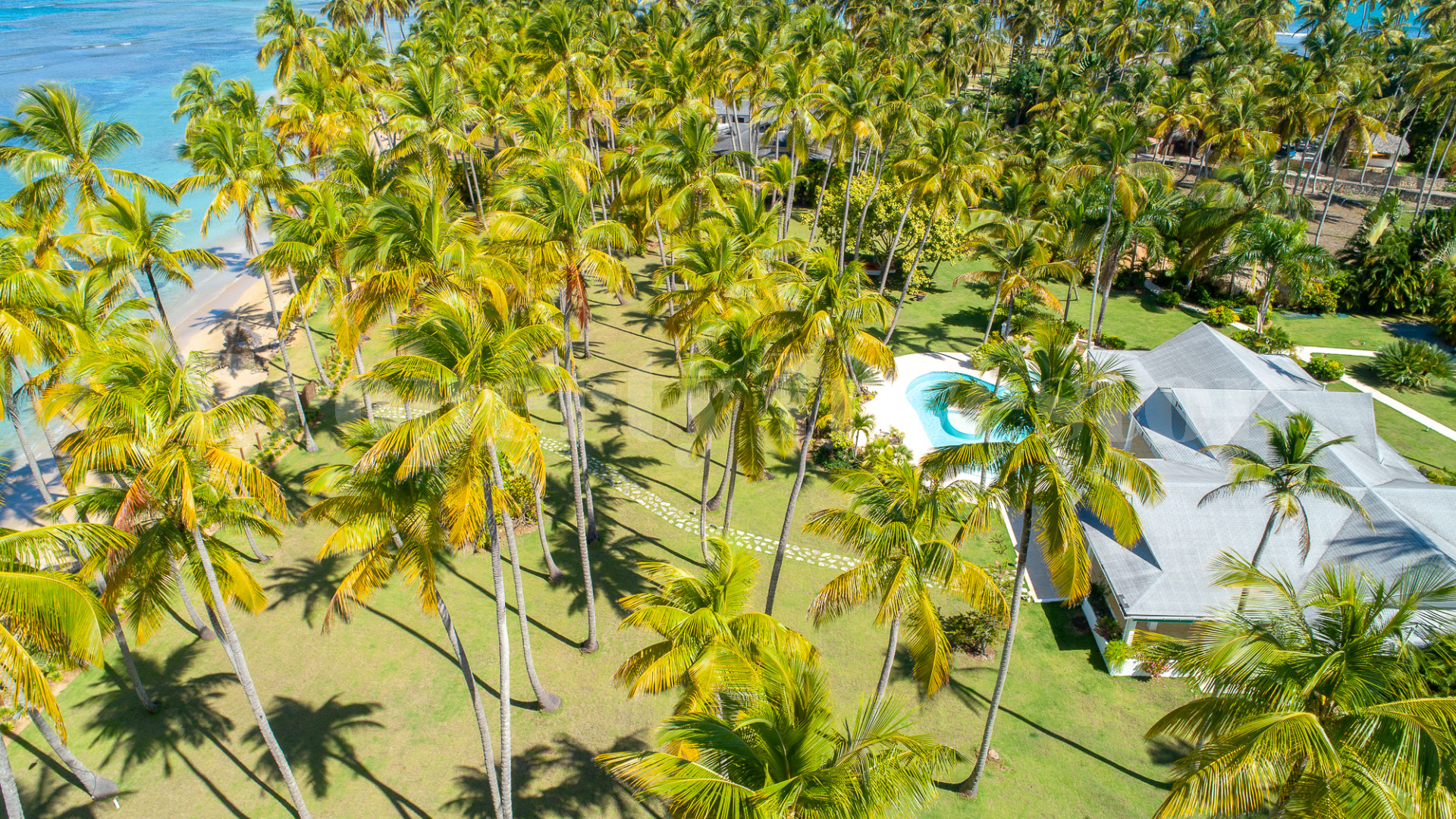 Самая восхитительная и роскошная вилла с 4 спальнями в Лас Терренас