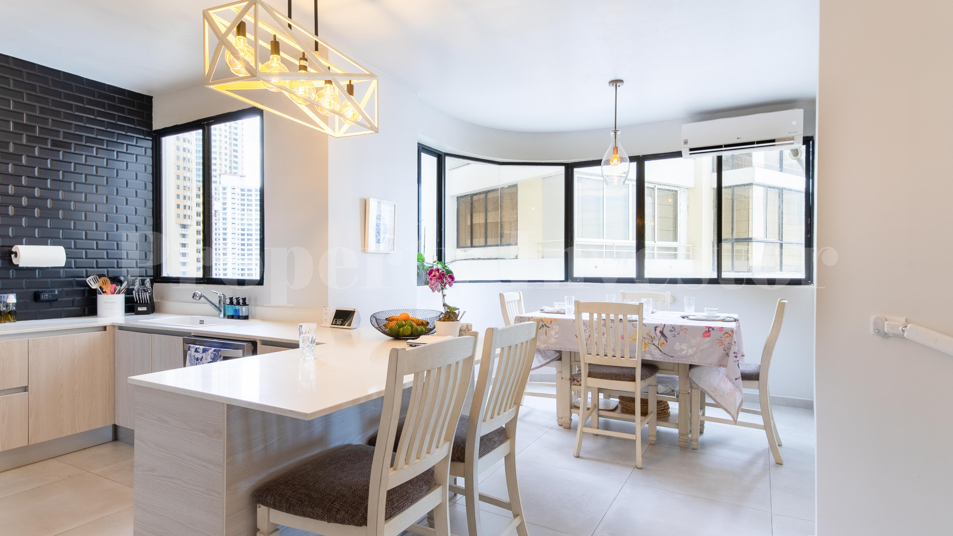 Iconic 5 Bedroom Luxury Condominium with Unparalleled City Views for Sale in Panama City