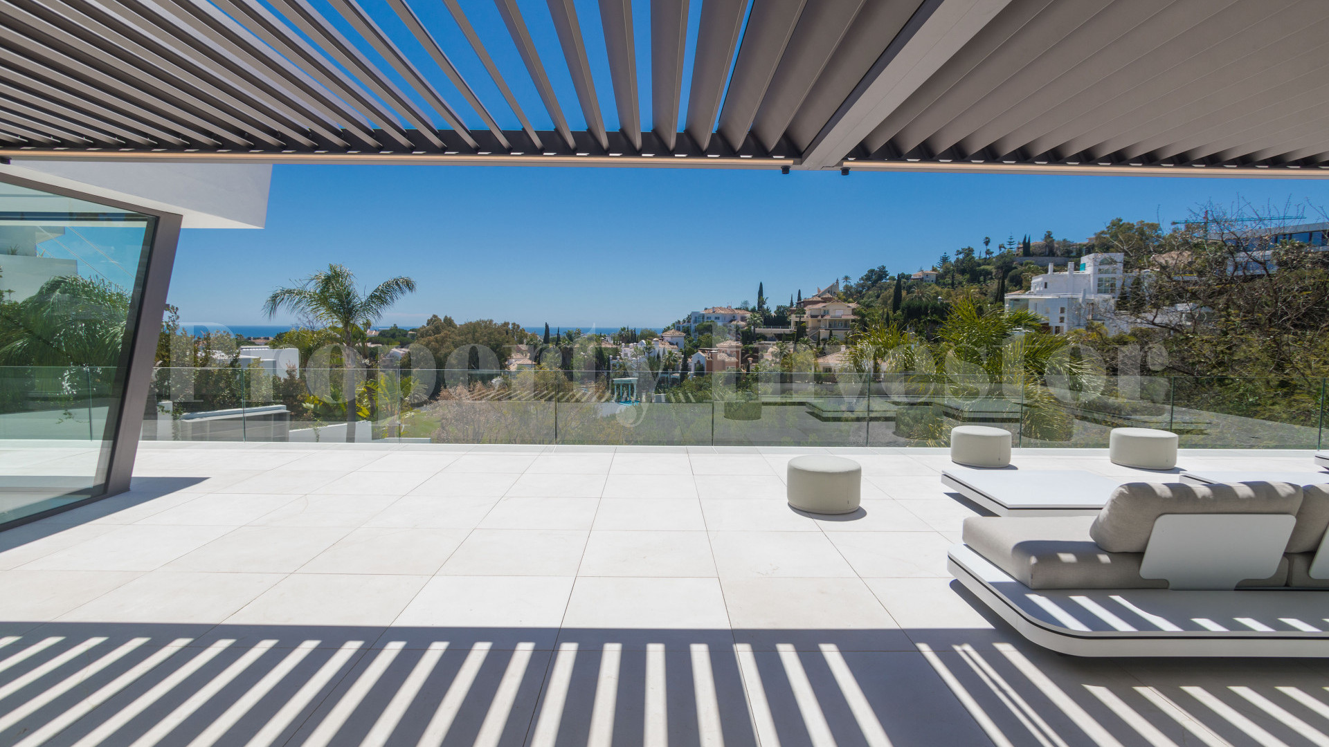 Фантастическая роскошная дизайнерская вилла на 6 спален идеальна для отдыха и развлечений в Бенаавис, Испания