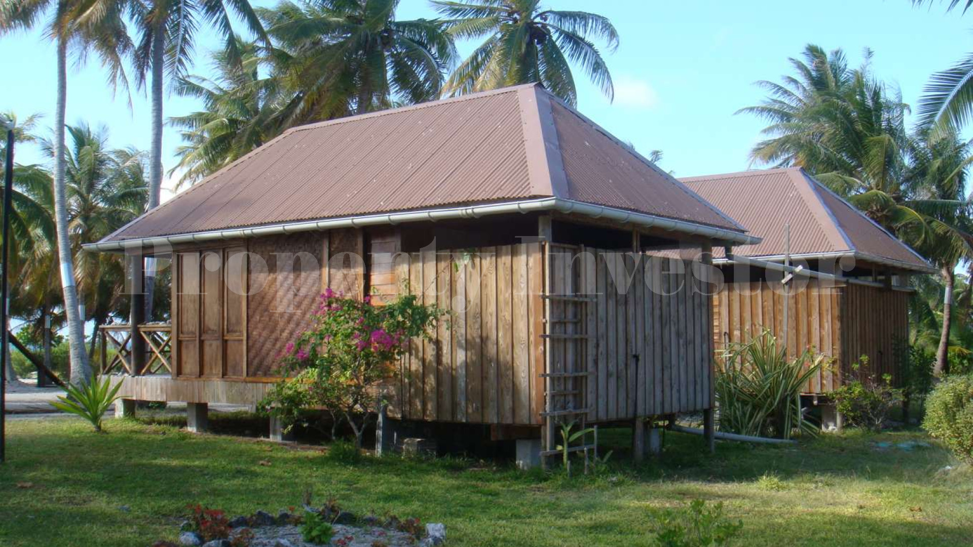 3.36 Hectare Private Boutique Island Retreat with 5 Bungalows in French Polynesia
