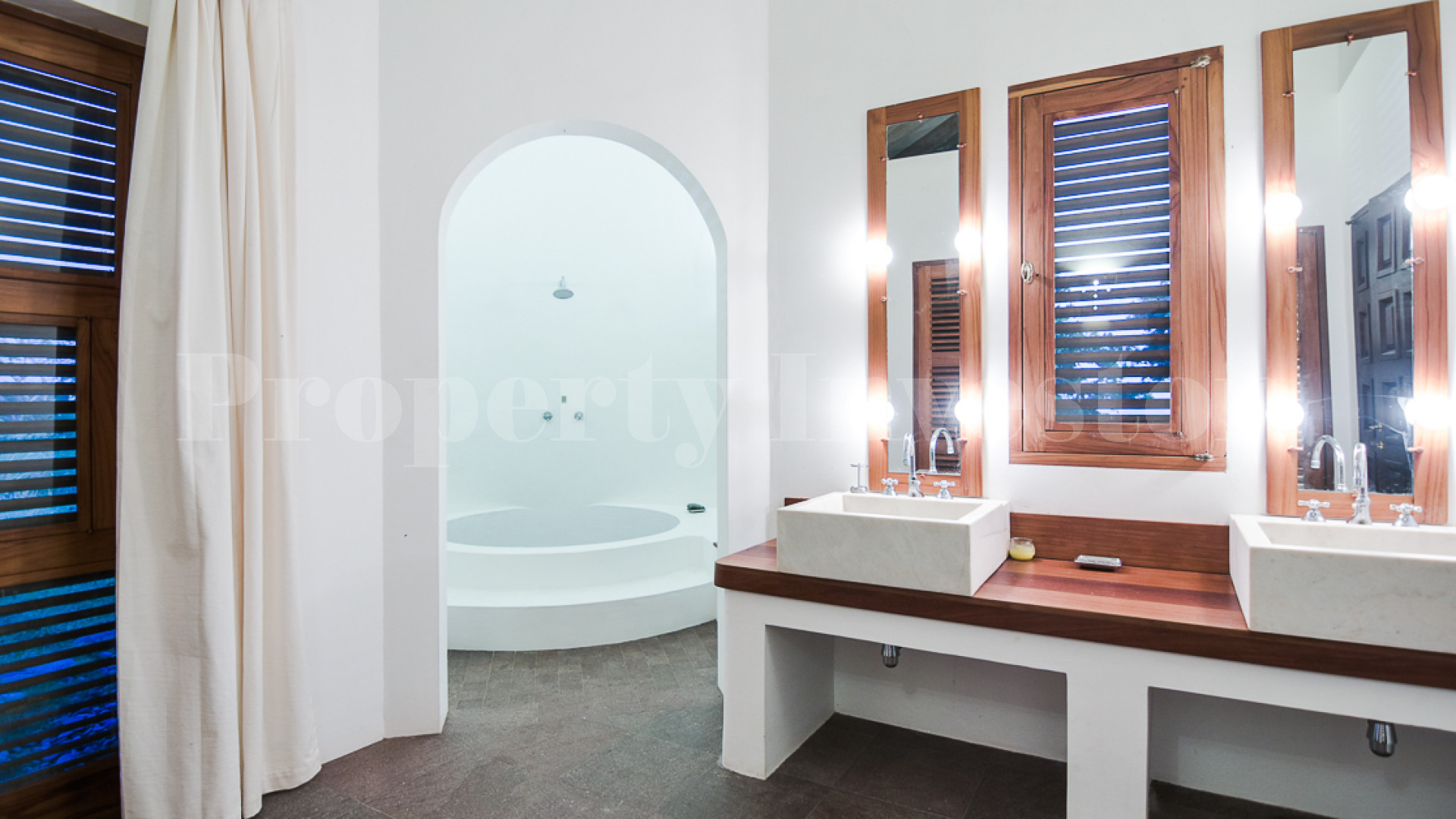 Bright 4 Bedroom Luxury Ocean View Designer Villa for Sale in Pedasi, Panama