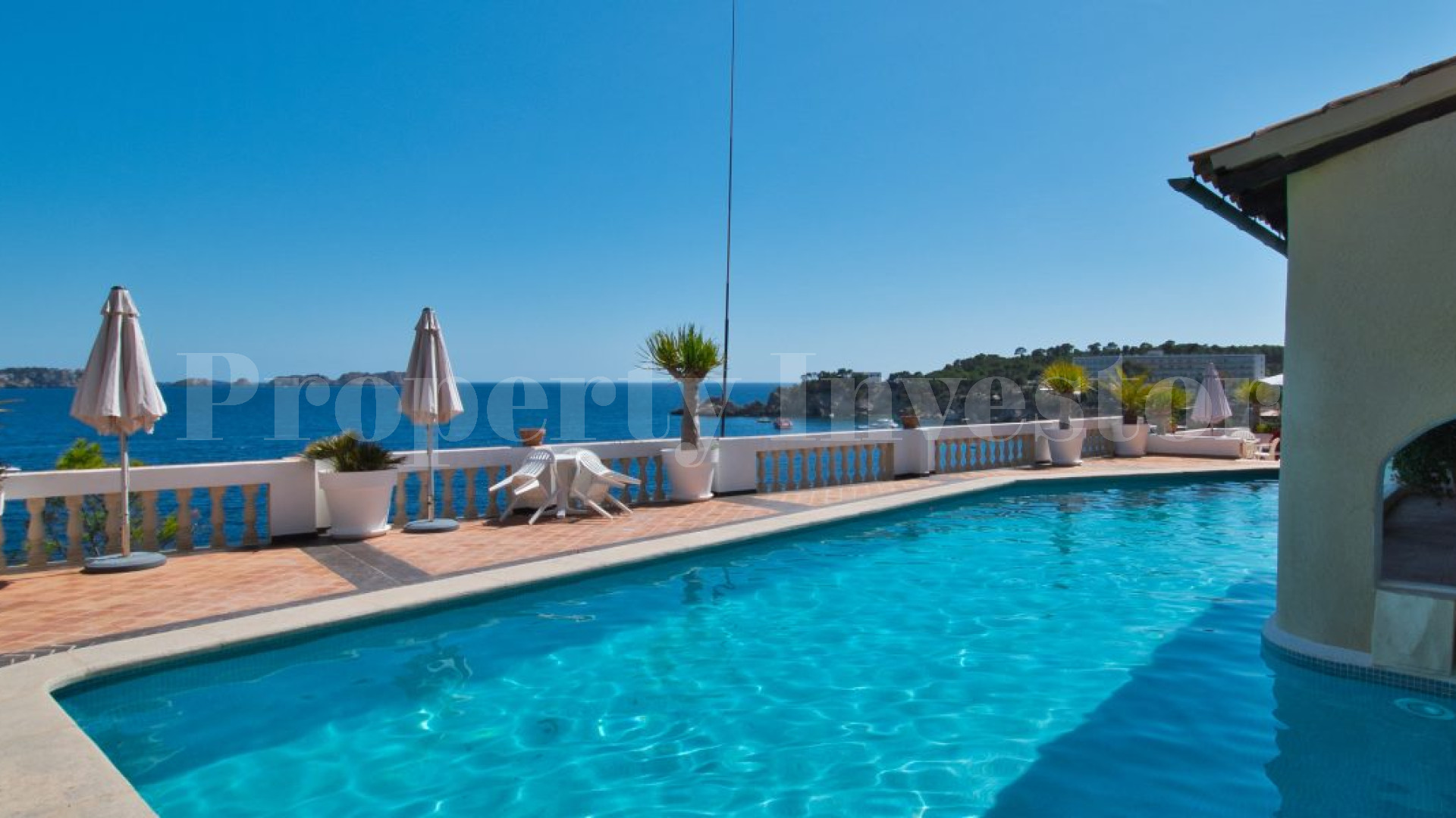 3 Bedroom First Line Apartment in Cala Fornells, Mallorca