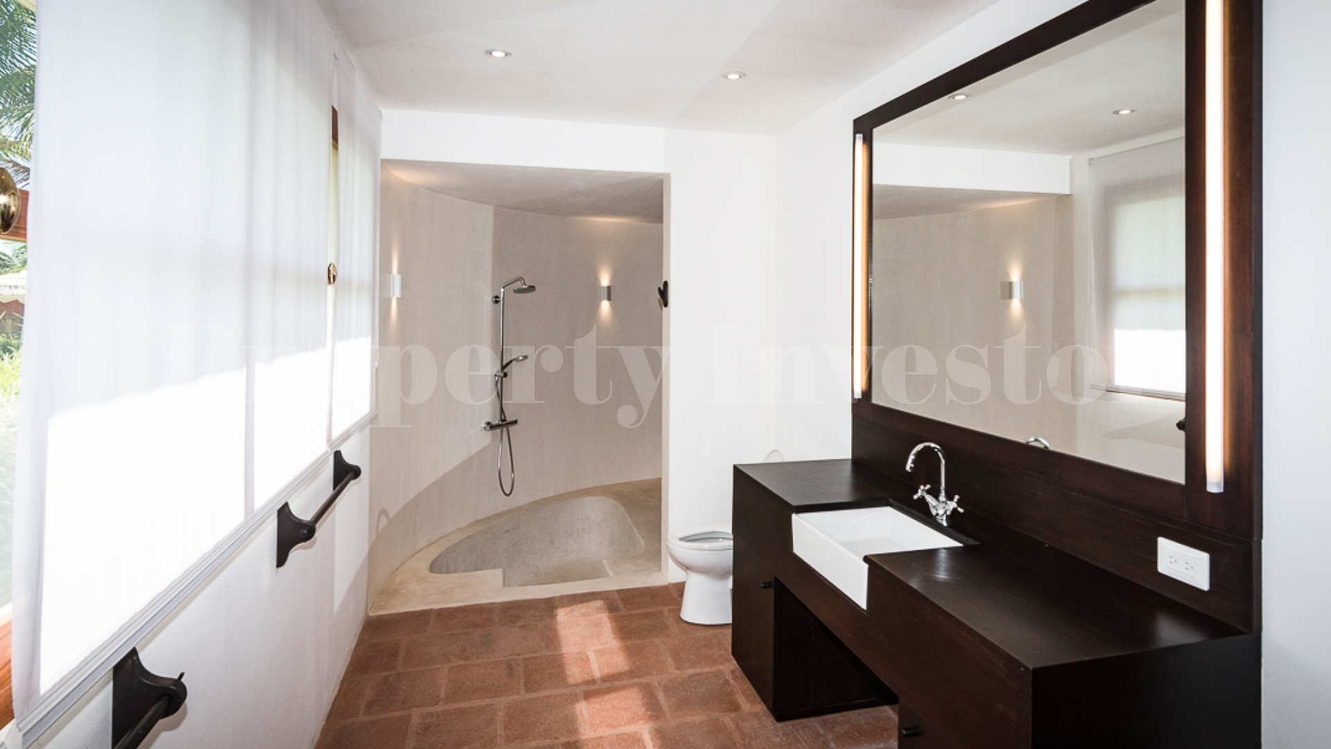 Elegant 5 Bedroom Luxury Tropical Estate for Sale in Pedasi, Panama