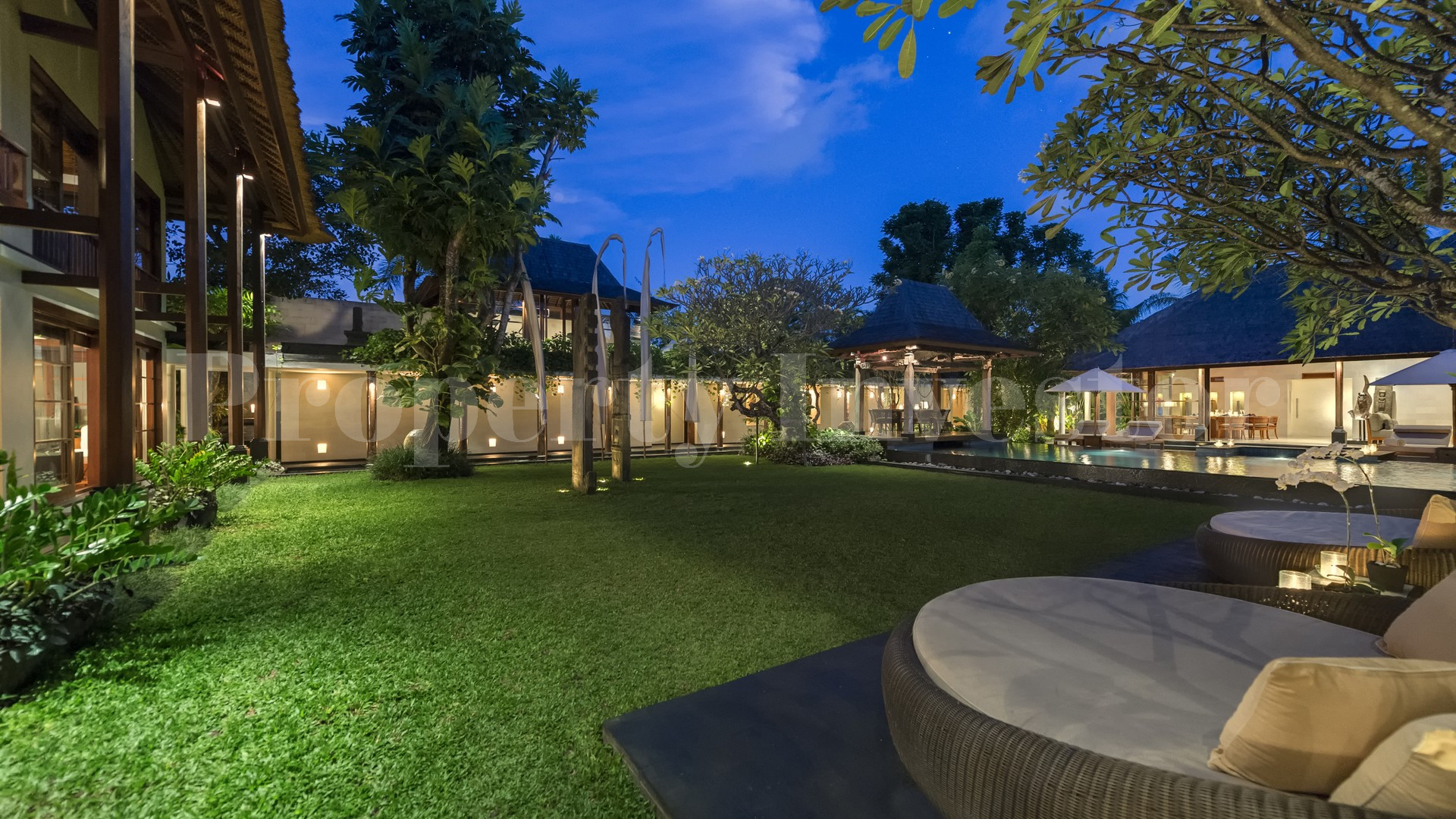 Chic 3 Bedroom Modern Balinese Villa in Prime Location for Sale in Seminyak, Bali