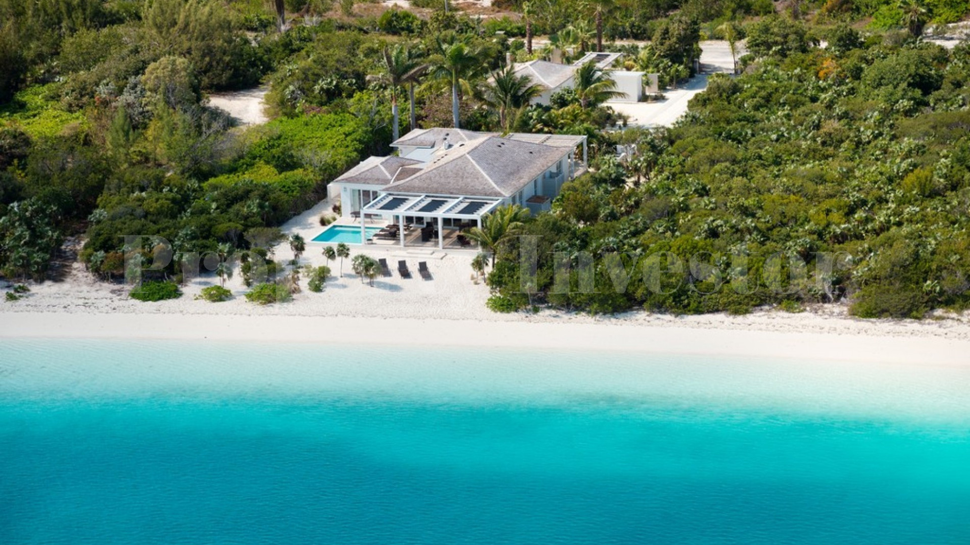 Exclusive Luxury 4 Bedroom Beachfront Villa in Turks & Caicos