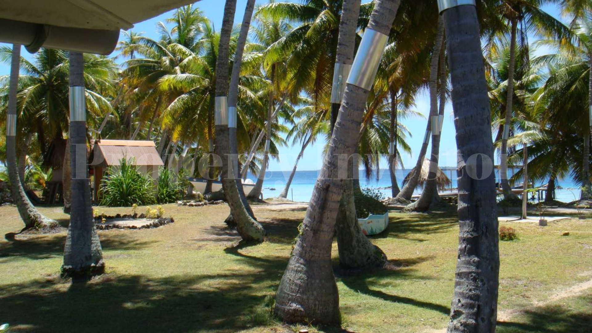 3.36 Hectare Private Boutique Island Retreat with 5 Bungalows in French Polynesia
