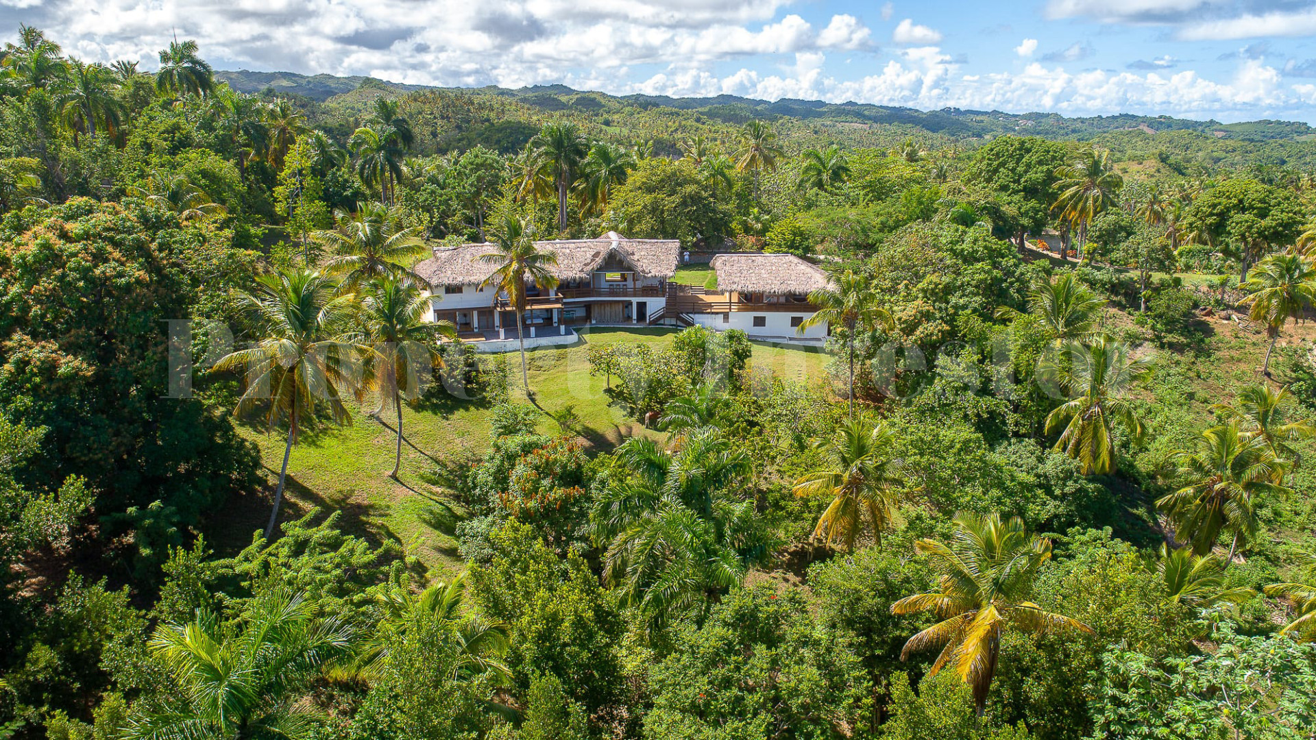 Эко ретрит на 5 спален с ручной отделкой с невероятными видами на океан и тропические сады рядом с Лас-Терренас, Доминиканская Республика