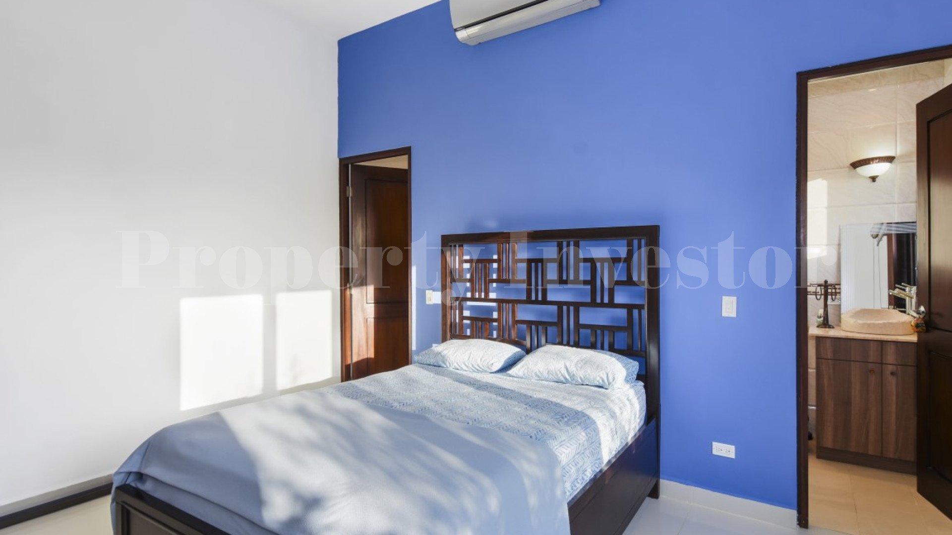 Elegant 4 Bedroom Beachfront Estate for Sale in Pedasi, Panama