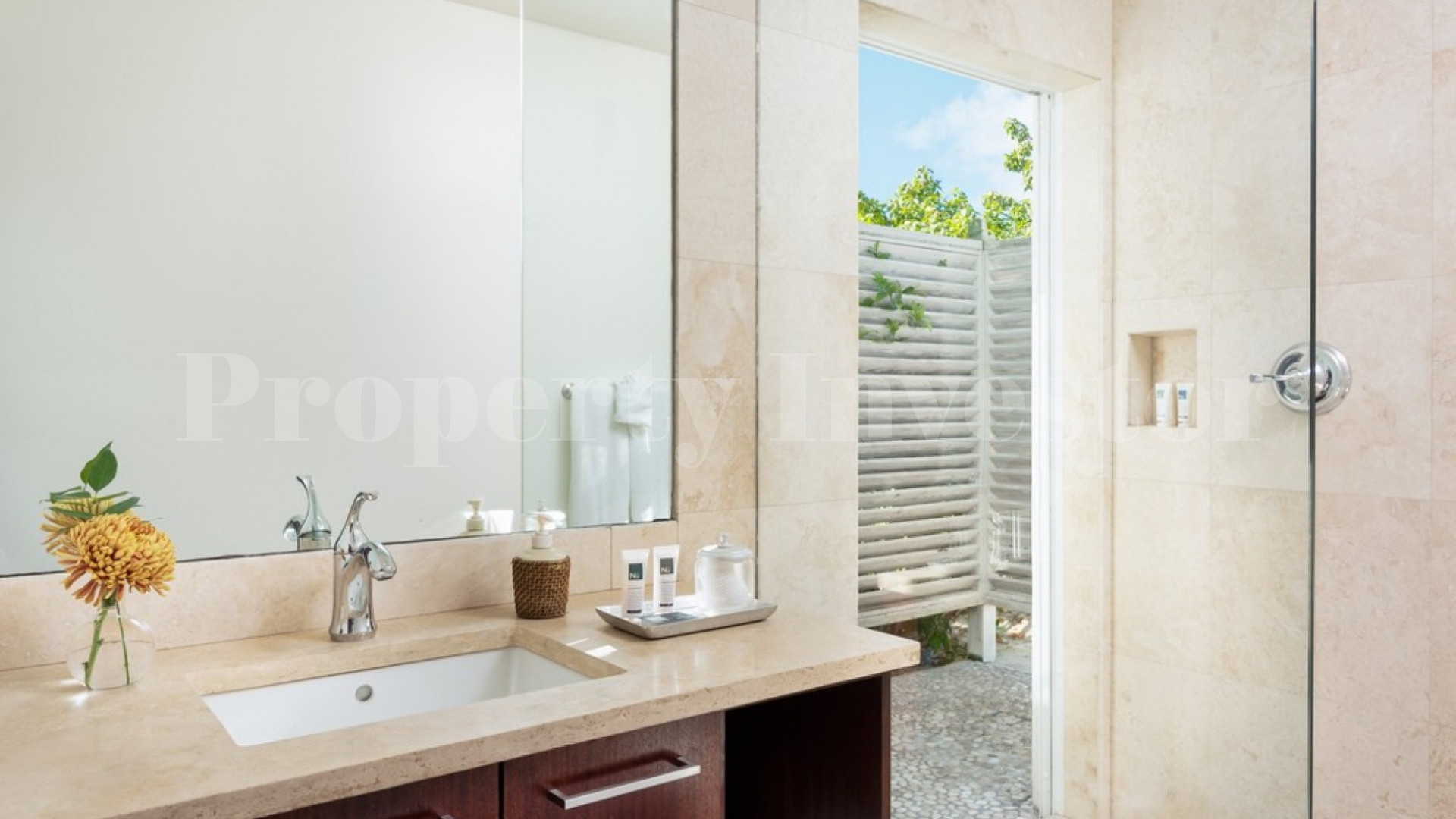 Exclusive Luxury 4 Bedroom Beachfront Villa in Turks & Caicos