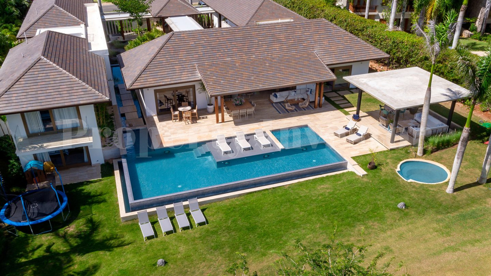 Exquisite 5 Bedroom Villa with Stunning Golf & Ocean Views for Sale in La Romana, Dominican Republic