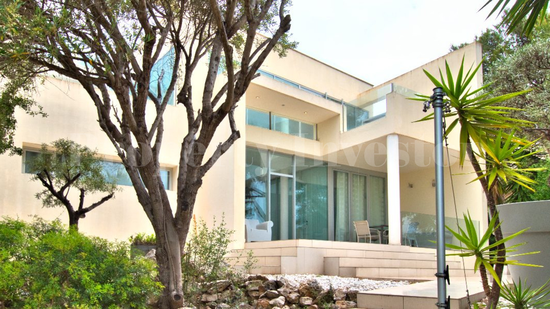 Stylish 4 Bedroom Modern Sea View Villa in Santa Ponsa