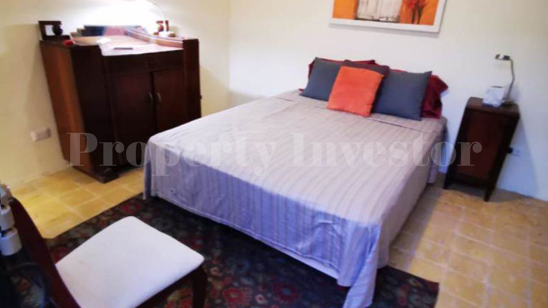 Beautifully Renovated 2 Bedroom Colonial Home for Sale in Merida