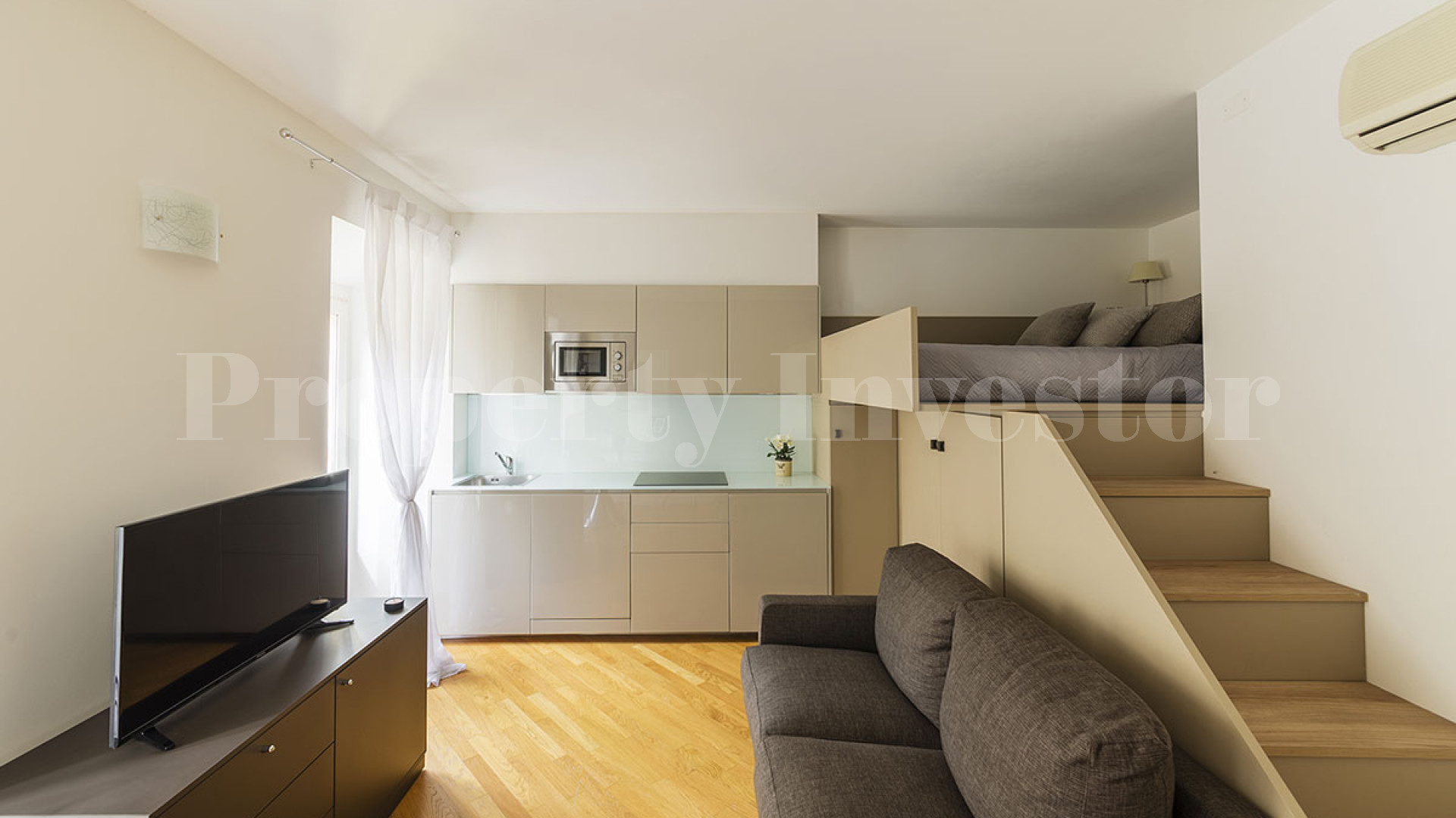 Beautifully Restored 2 Bedroom Apartment in the Centre of Como (Apartment 2Y)