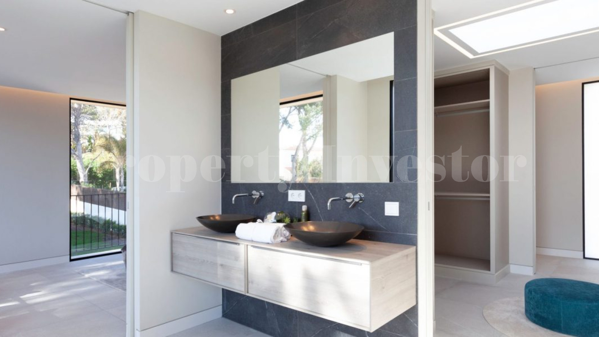 Modern 4 Bedroom Luxury Villa in Popular Residential Area of Santa Ponsa