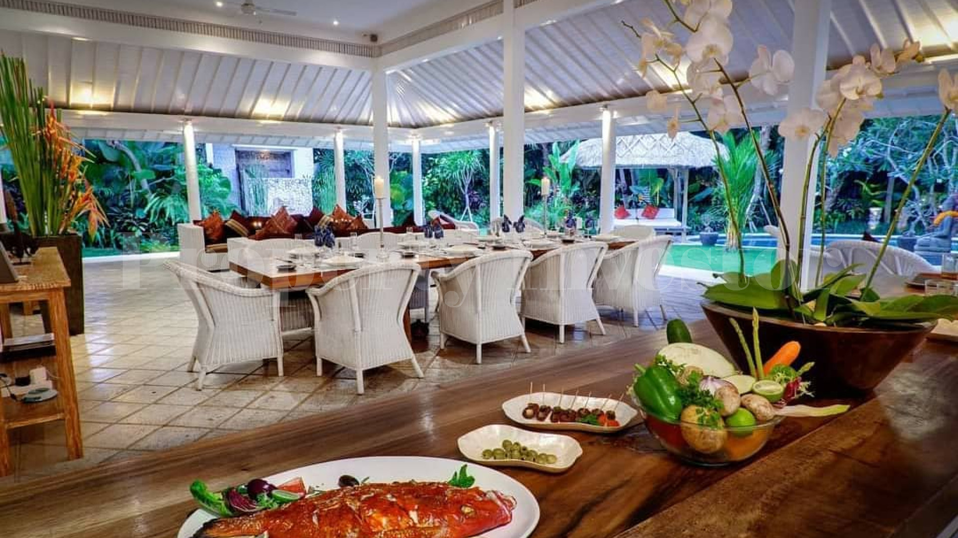 Fashionable 5 Bedroom Luxury Colonial Style Villa for Sale in Popular Seminyak, Bali