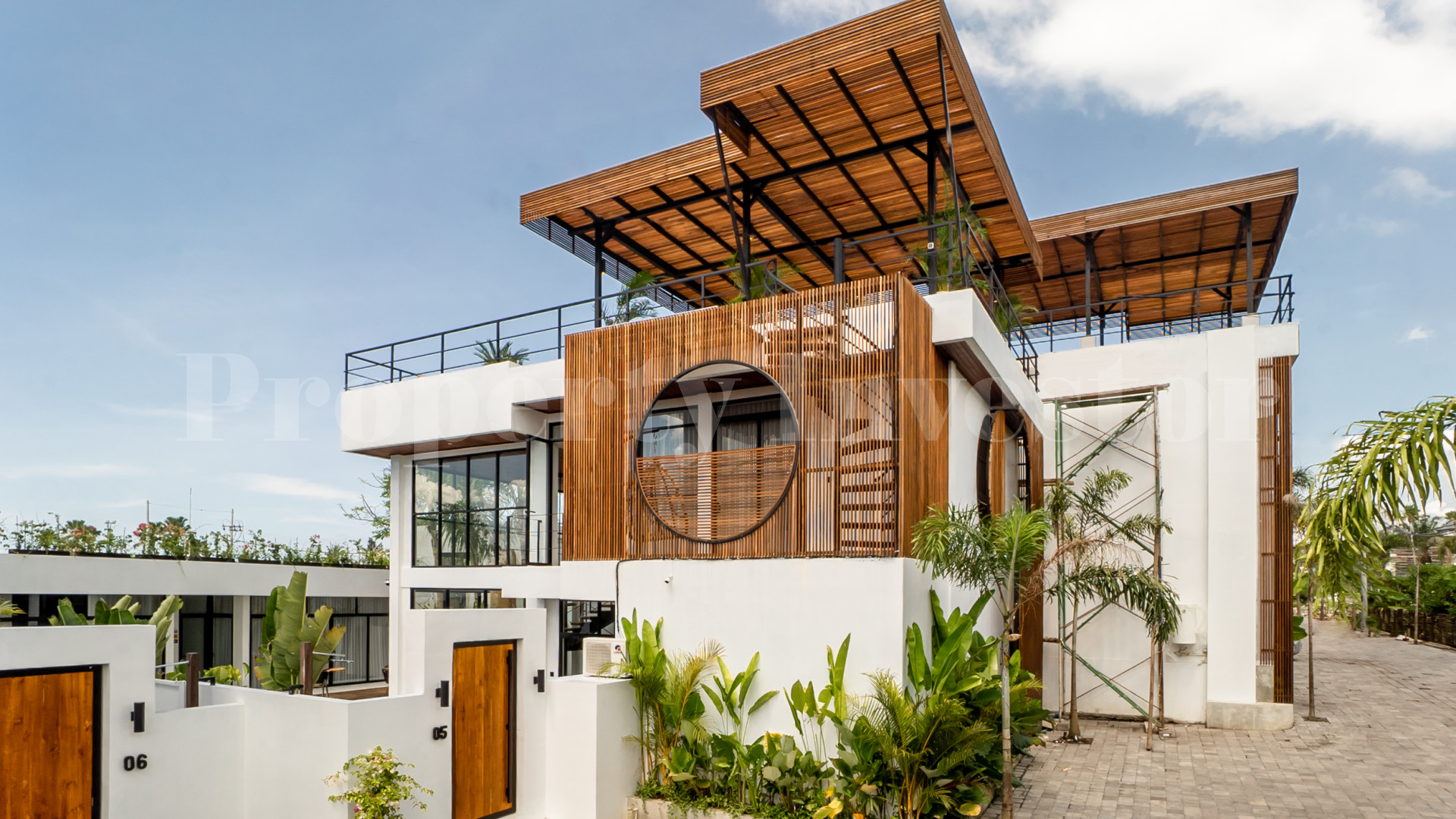 Modern 2 Bedroom Tropical Paradise Oceachfront Villa for Sale in Canggu-Pererenan, Bali
