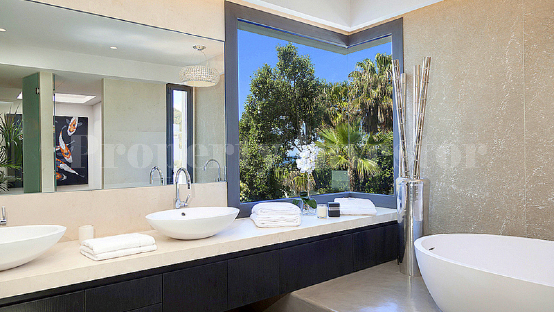 Modern 6 Bedroom Beachfront Villa in Marbella