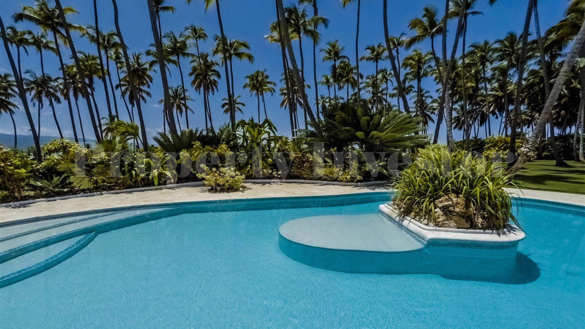 Самая восхитительная и роскошная вилла с 4 спальнями в Лас Терренас