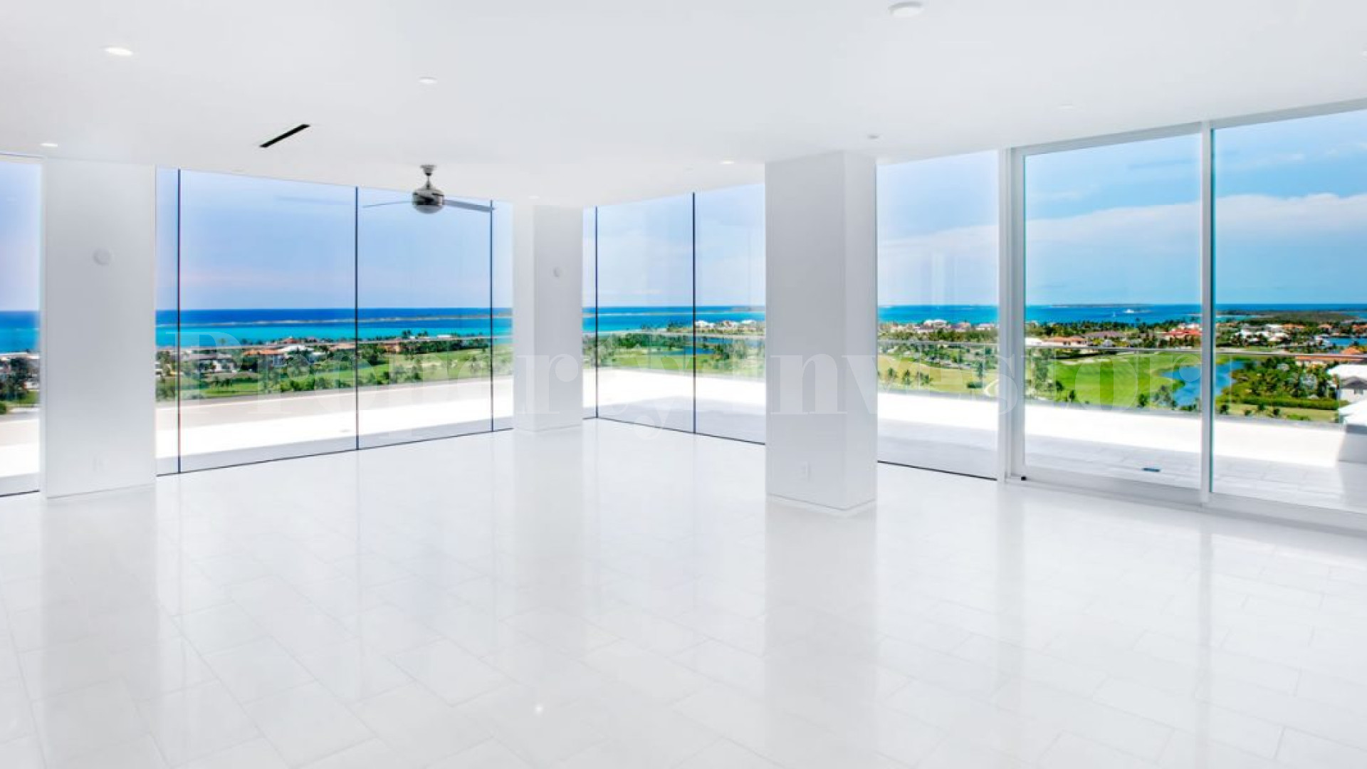 4 Bedroon Luxury Penthouse Condo on Paradise Island