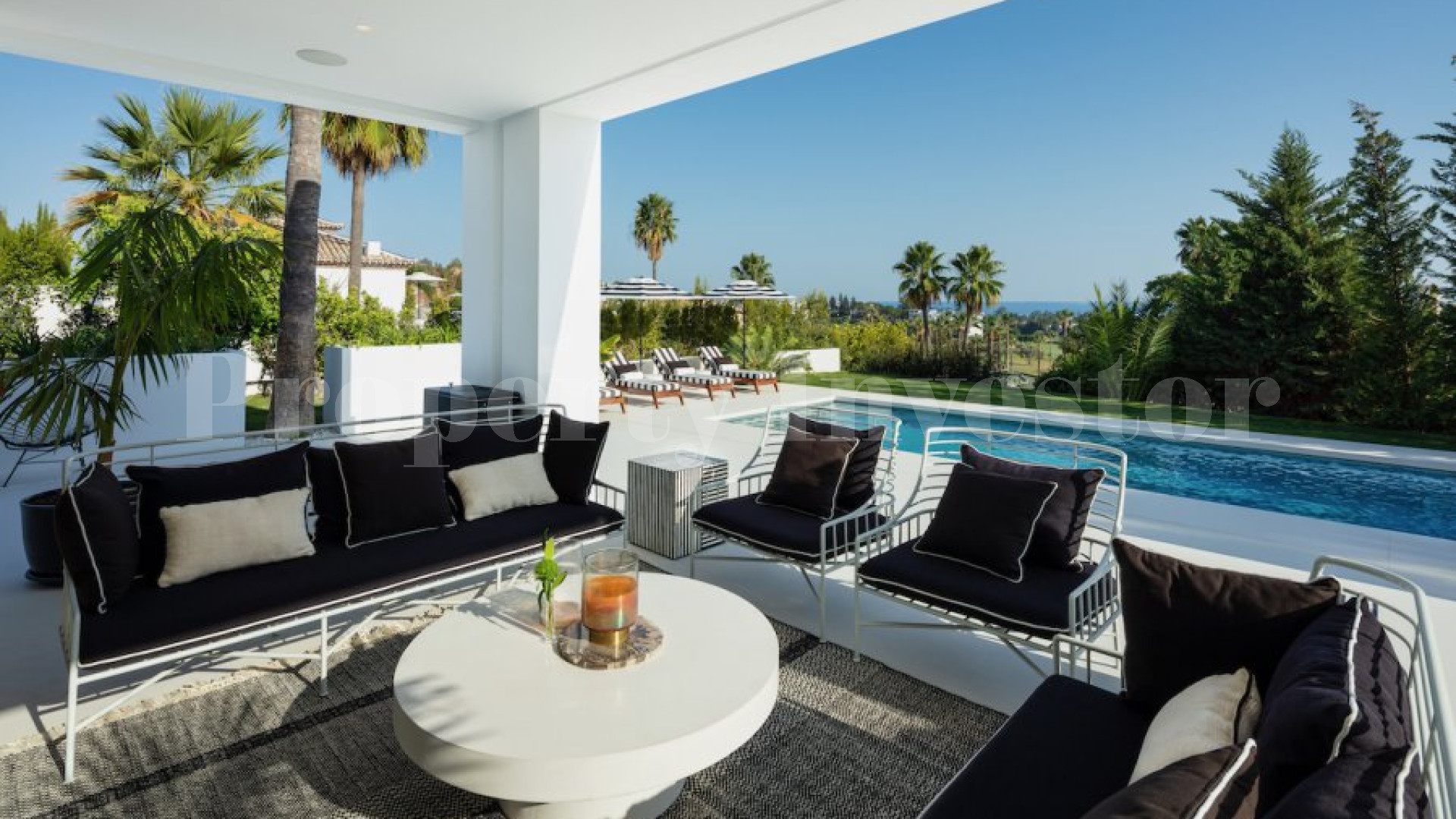 Красивая дизайнерская вилла с 5 спальнями в Нуэва Андалусия